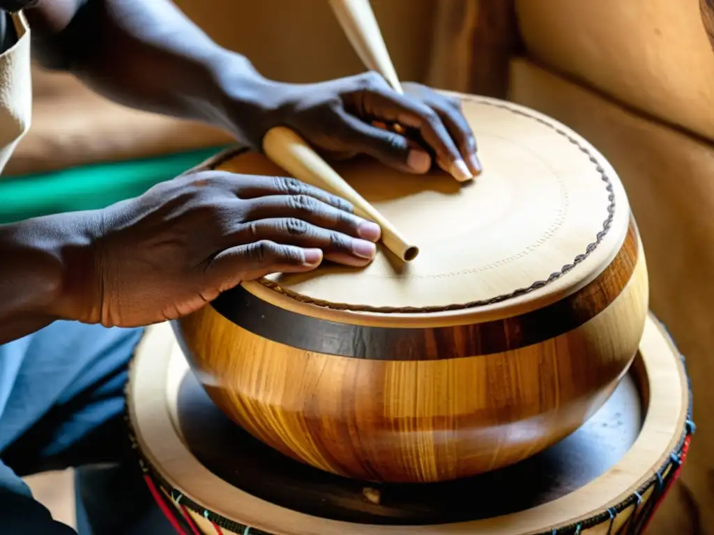 Un artesano experto moldea un bongó, resaltando la historia, construcción y sonido de la música afrocubana