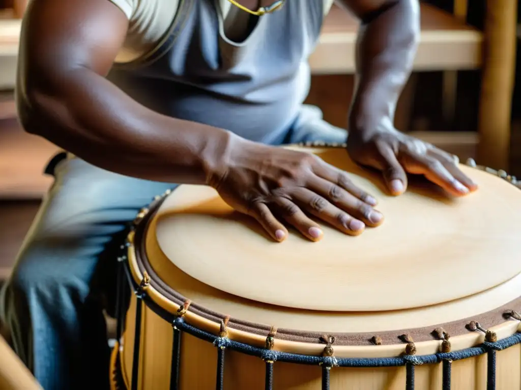 Un artesano experto construye con precisión un surdo brasileño, mostrando la artesanía y el origen del instrumento