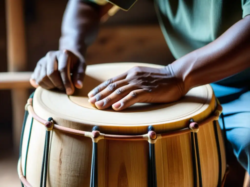 Un artesano experto da vida a una caja vallenata, mostrando la historia, construcción y sonido de este icónico instrumento colombiano