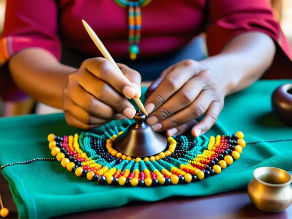 Un artesano indígena confecciona detalladamente instrumentos musicales indígenas de cascabeles, en un entorno culturalmente rico