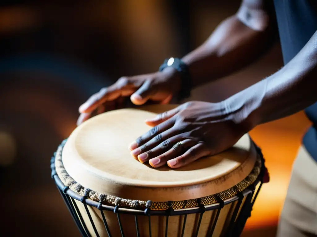 Detalle de manos de percusionista tocando un djembé, evocando técnica de percusión para meditación