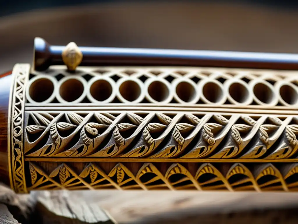 Detalles tallados en madera de flauta antigua muestran arte y naturaleza