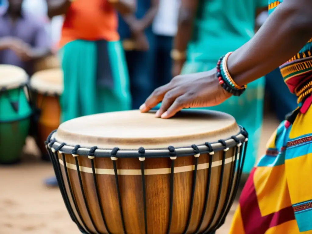 Un djembe africano tradicional se toca en una celebración cultural vibrante, en medio de la historia y evolución del tambor djembe