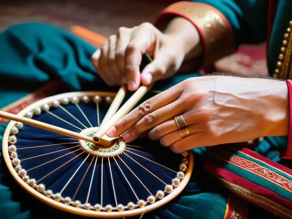 Las hábiles manos de un músico tocan el santur persa, destacando su significado cultural