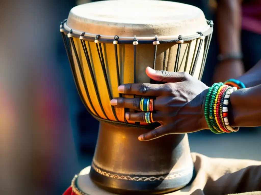 Las hábiles manos del músico dan vida al djembe en un vibrante mercado africano, demostrando la improvisación en la música africana