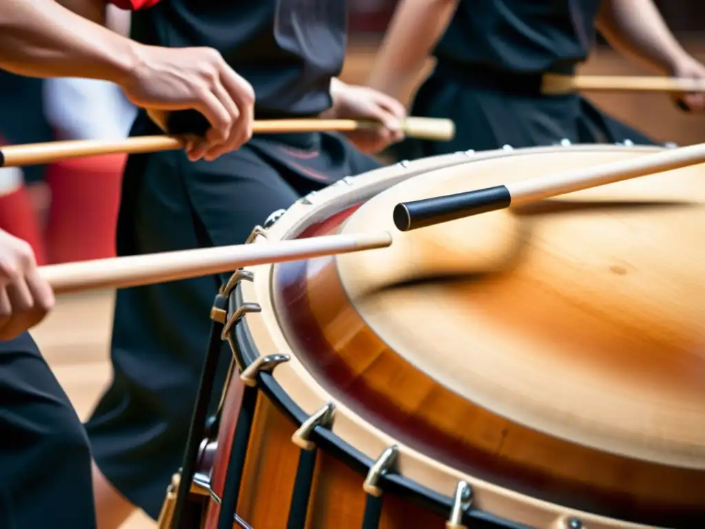 Un intenso espectáculo de tambores taiko japoneses, mostrando la pasión y la sonoridad de la tradición