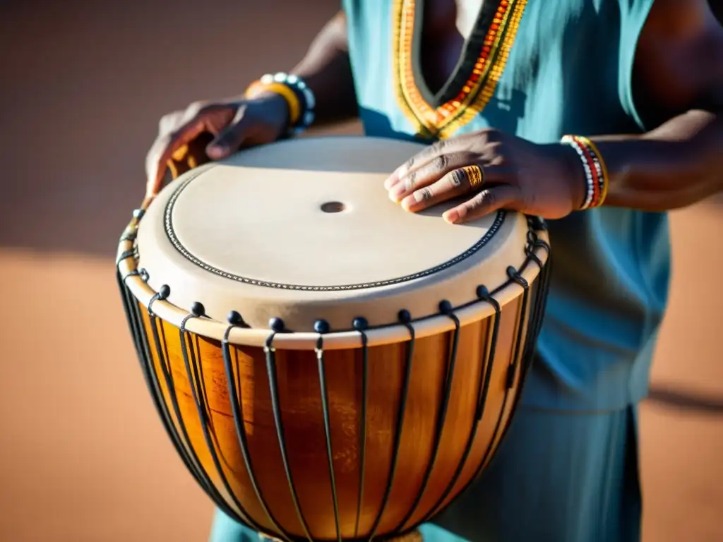 Un maestro percusionista toca un djembé africano al atardecer, destacando las calidades sonoras del instrumento