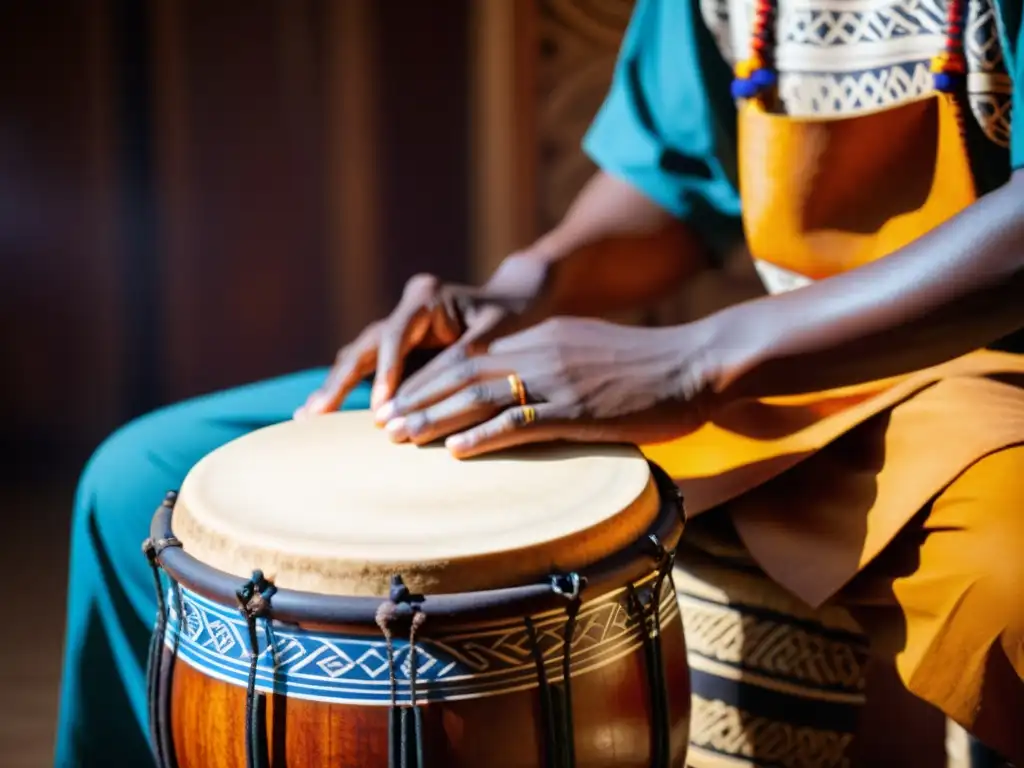 Un músico experto toca un djembé africano, resaltando sus intrincados grabados y la calidez de la iluminación