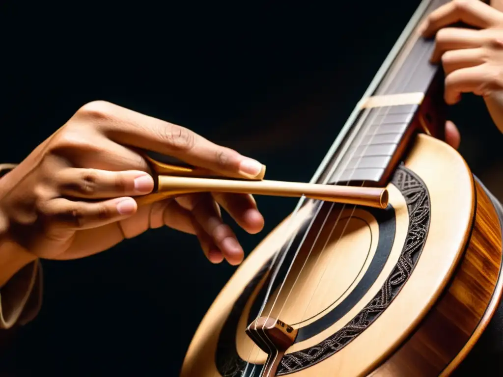 Un músico hábil toca una zanfoña bellamente elaborada en un íntimo concierto, destacando la historia y sonido de la zanfoña