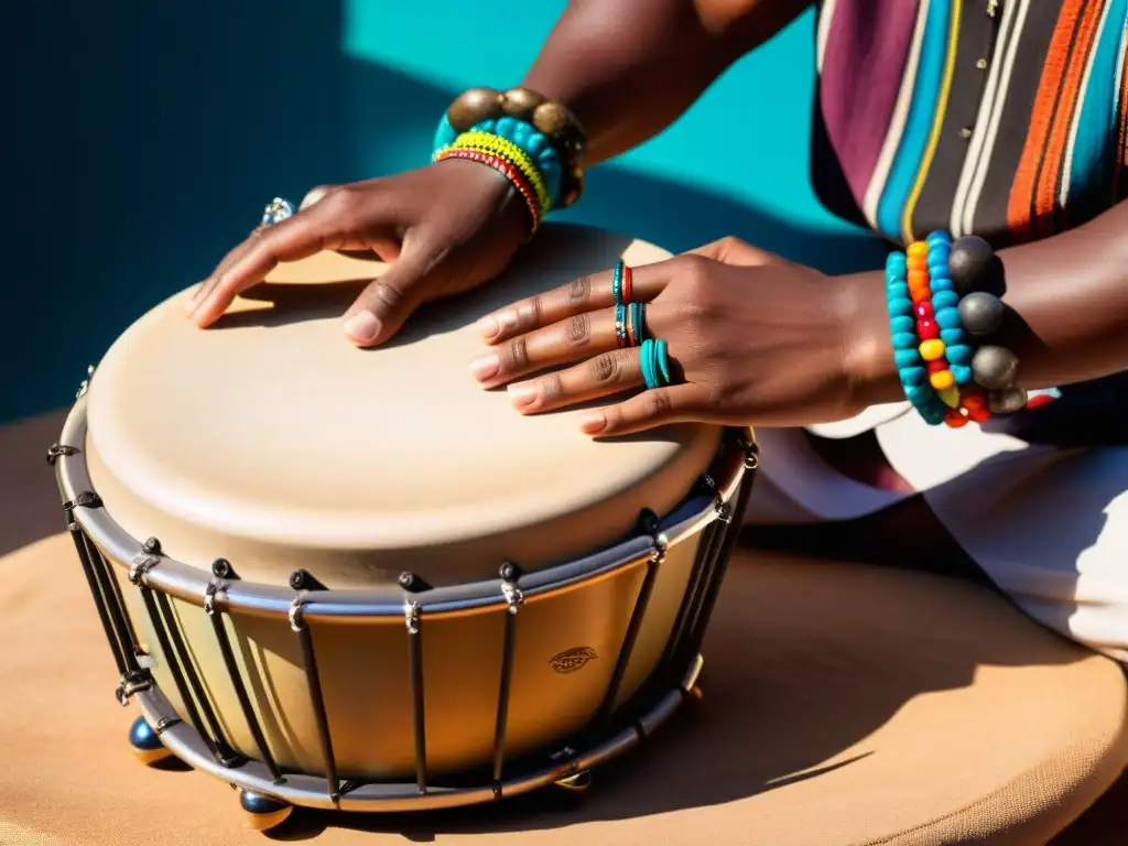 Un par de manos tocan un hang drum, revelando las técnicas y sonidos del hang drum mientras la multitud observa en el fondo