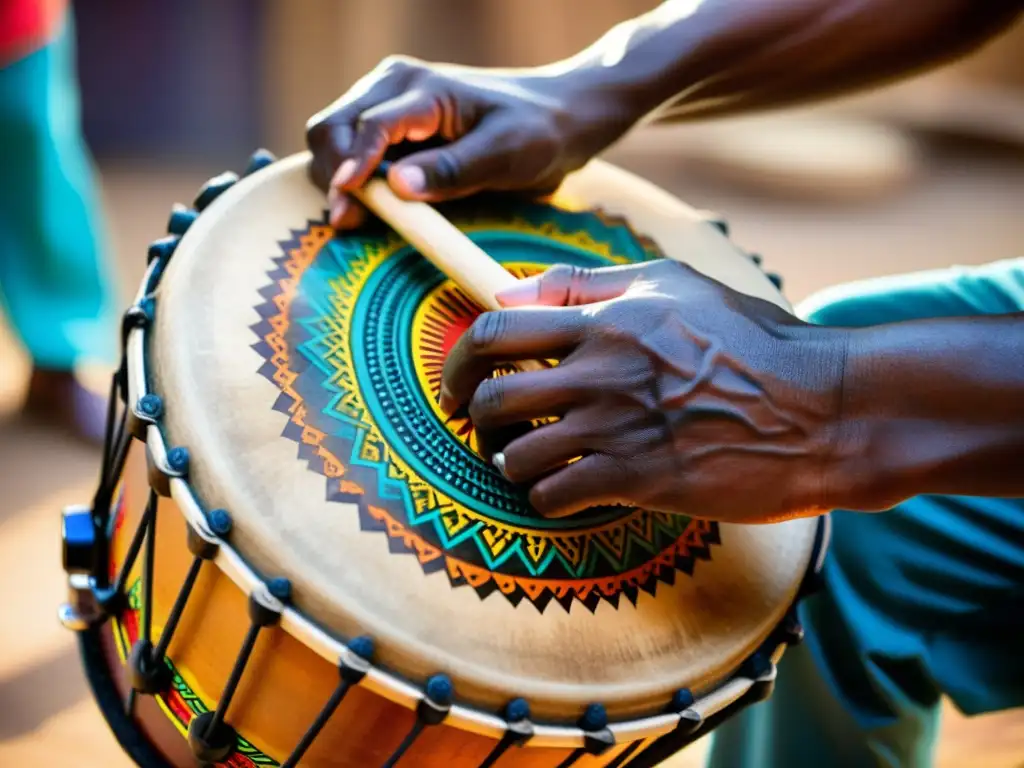 Un percusionista hábil con las manos cubiertas de sudor sujeta unas baquetas de madera, golpeando un tambor djembe vibrante y detalladamente decorado